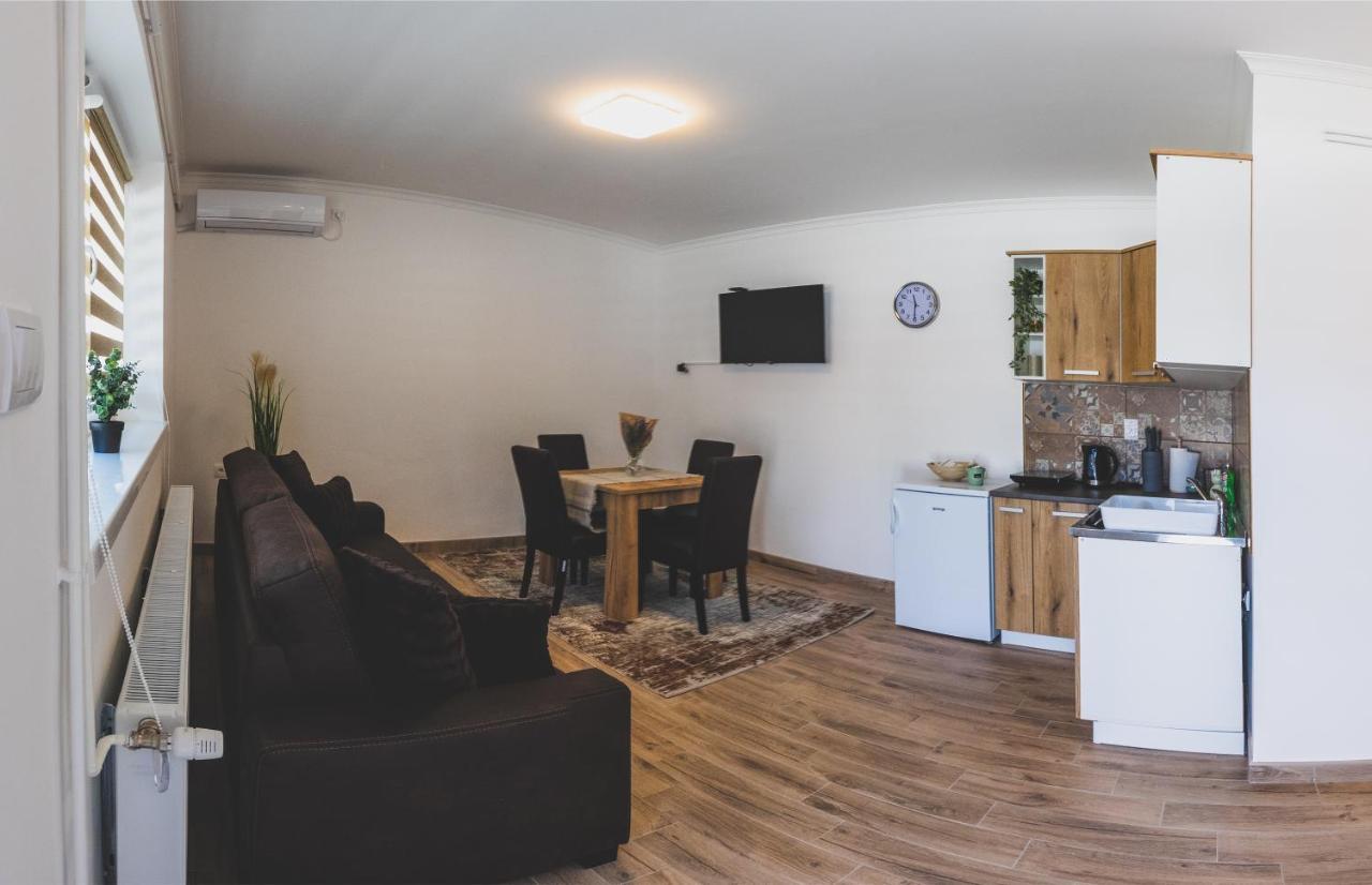 סובוטיקה Alfa Apartmani מראה חיצוני תמונה