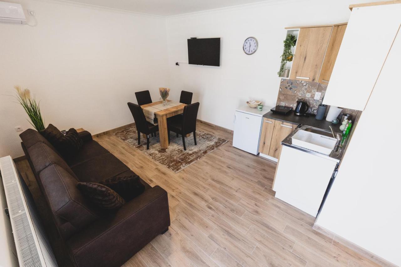 סובוטיקה Alfa Apartmani מראה חיצוני תמונה